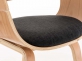 Krzesło z drewna jasnego i siedziskiem z ciemnoszarego materiału KINGSTON