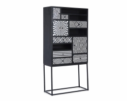 Komoda JANESH 90×35×180 cm – mango, MDF i fronty mozaikowe z żywicy